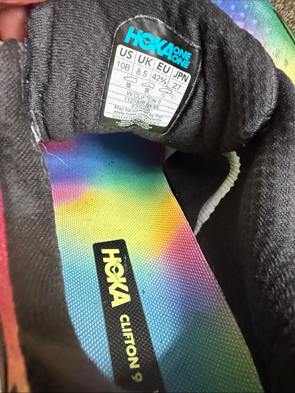 Hoka One One Women’s Clifton 9 Gradient Rainbow Running Shoe Sneaker Size 10
